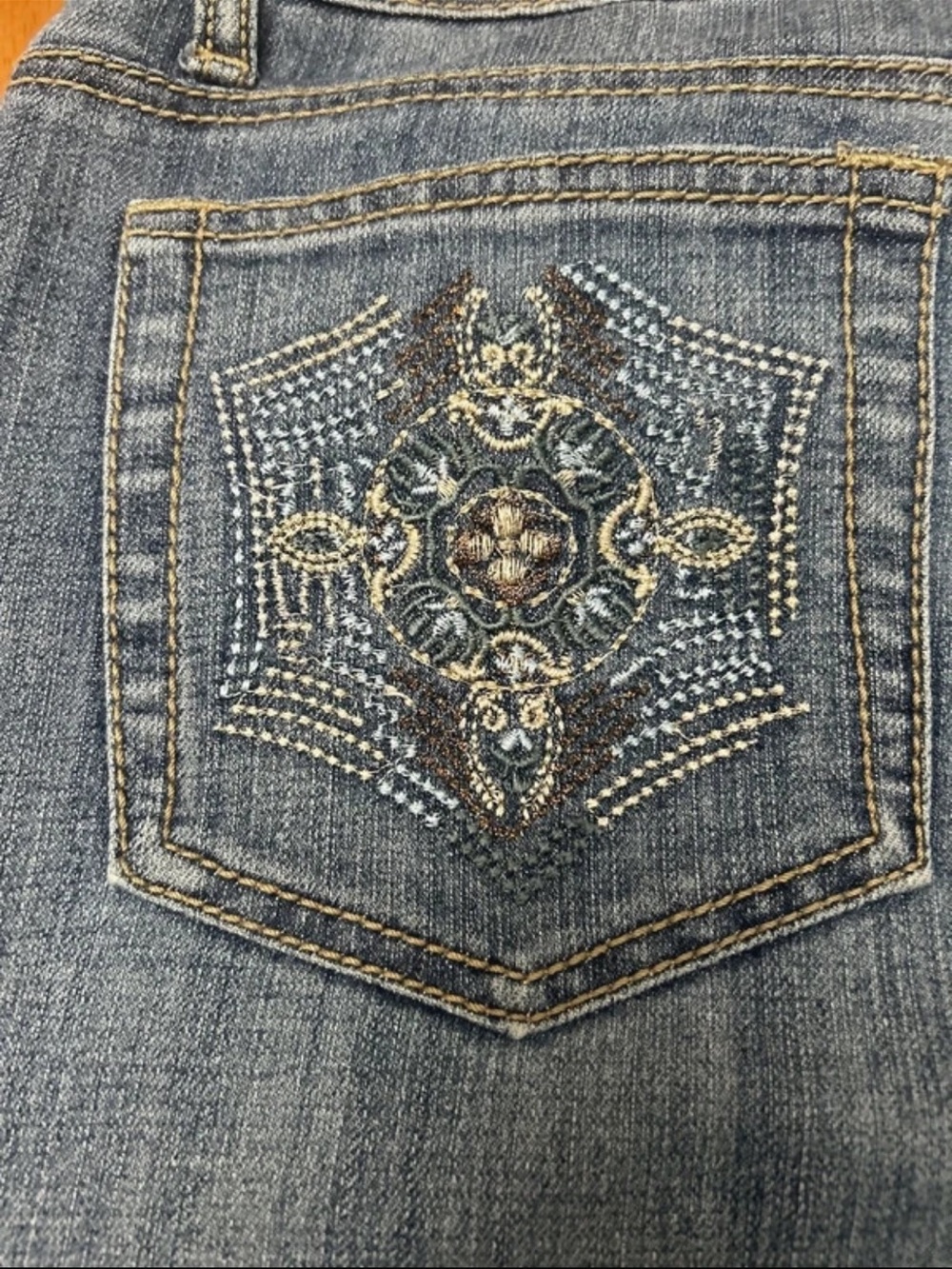Vintage Y2KBaccini Blue Denim Jeans with Embroidered Back Pockets